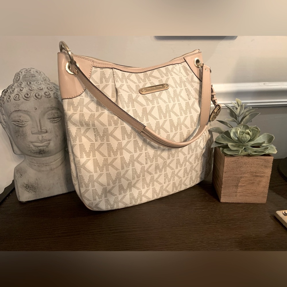 EUC $350 MSRP MICHAEL KORS Leather Logo White Handbag